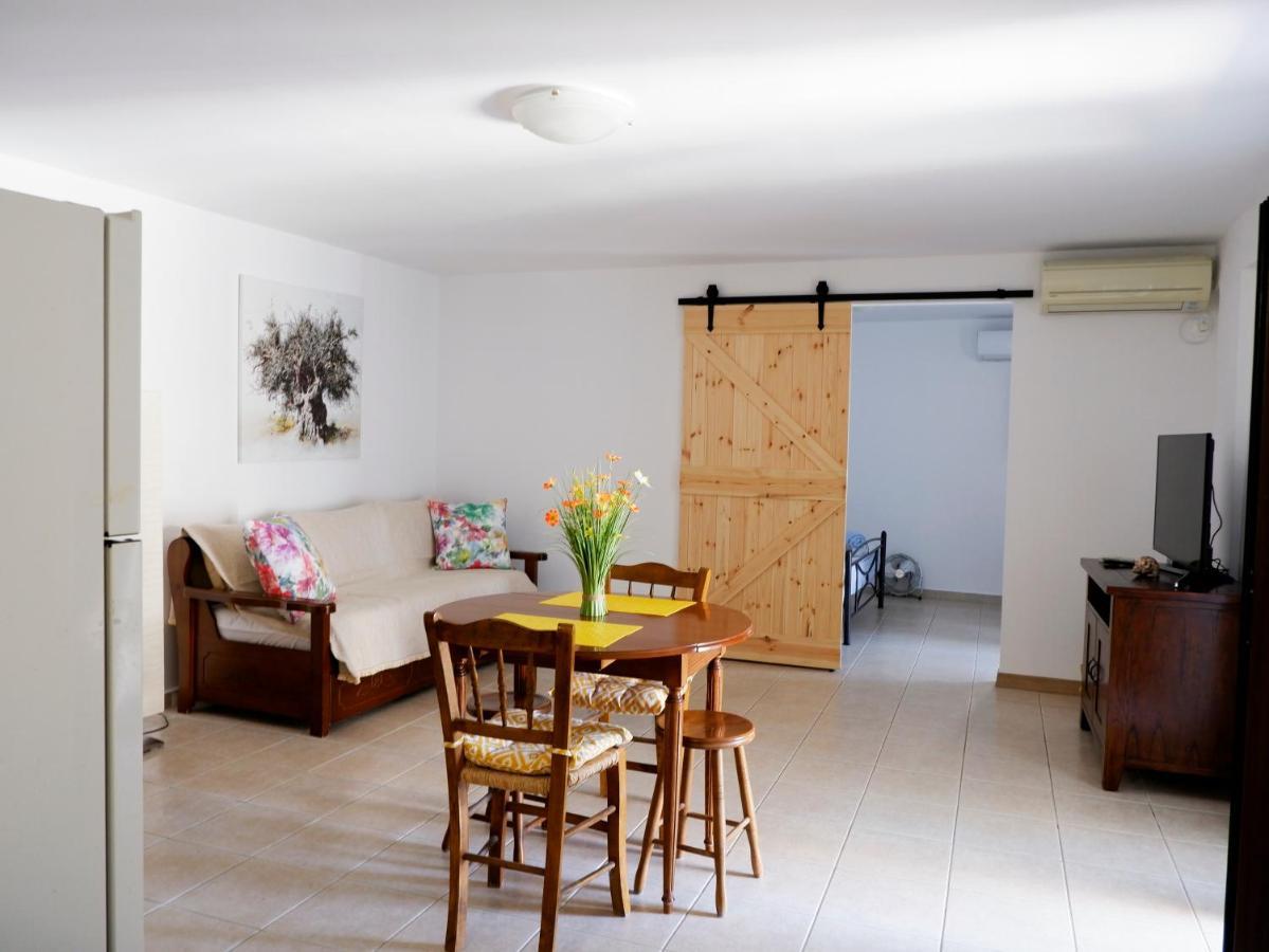Mani Home Neo Oitilo ภายนอก รูปภาพ